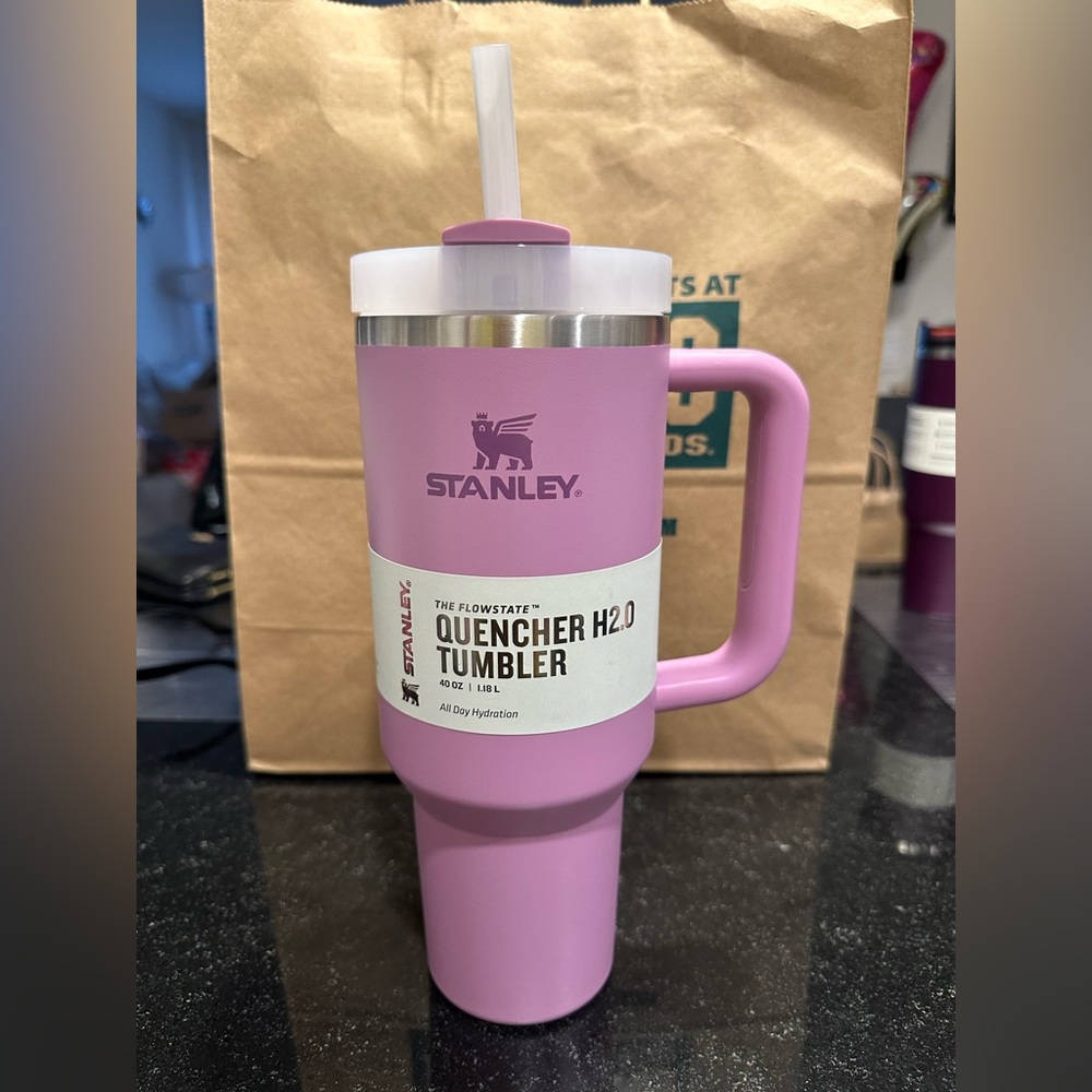NWT Unreleased! STANLEY Quencher H2.0 Tumbler in Lilac Purple 40oz